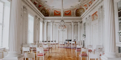 Wedding - Hochzeits-Stil: Traditionell - Börnicke (Landkreis Barnim) - Festsaal - Schloss Friedrichsfelde