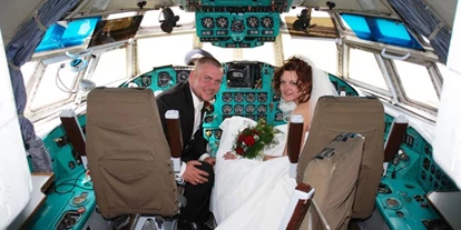Hochzeit - Wickeltisch - Märkisch Luch - Brautpaar im Cockpit - Flugzeug IL 62 "Lady Agnes - Otto-Lilienthal-Verein Stölln