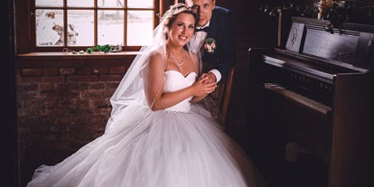 Hochzeit - PLZ 24536 (Deutschland) - Zahlreiche tolle Plätze für idylische Brautpaarfotos. - Hof Viehbrook
