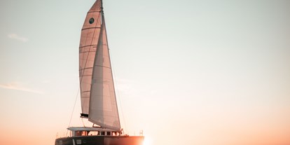 Hochzeit - Art der Location: Schiff - Eure Traumhochzeit auf hoher See. - Charter & Sail Katamaran Salina