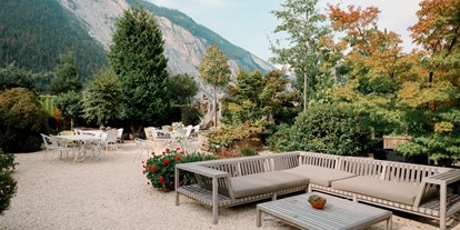 Hochzeit - PLZ 7015 (Schweiz) - Die wunderschöne Gartenanlage des Gartenatelier lädt zum Entspannen während der Hochzeitsfeier. - Gartenatelier Domat/Ems