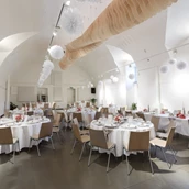 Trouwlocatie - Der Festsaal im Martinsschlössl Donnerskirchen wird für Hochzeiten festlich gescmückt.  - Martinsschlössl Donnerskirchen