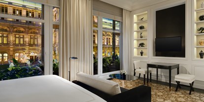 Hochzeit - Art der Location: Hotel - Grand Deluxe Zimmer mit direktem Blick auf die Wiener Staatsoper - Hotel Bristol Vienna