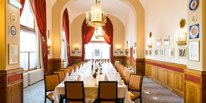 Wedding - Umgebung: in einer Stadt - Baden (Baden) - Votiv Saal - Hotel Regina Wien