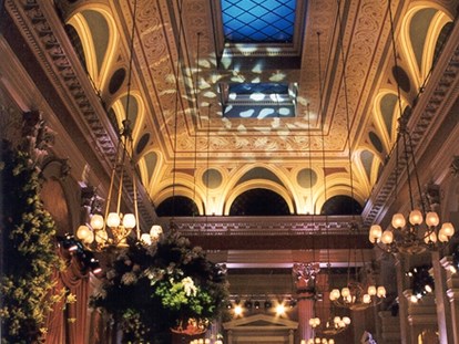 Hochzeit - nächstes Hotel - Wien - Großer Festsaal festlich geschmückt - Wiener Börsensäle