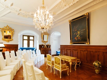 Hochzeit - Art der Location: ausgefallene Location - Steiermark - Standesamt oder freie Zeremonie im Salon  - Gartenschloss Herberstein