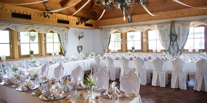 Mariage - Trauung im Freien - Friesach (Friesach) - Hochzeitstafel in U - Form für ca. 40 Personen - Gipfelhaus Magdalensberg