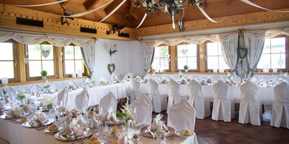 Hochzeit - Hunde erlaubt - Seelach - Hochzeitstafel in U - Form für ca. 40 Personen - Gipfelhaus Magdalensberg