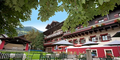 Mariage - Art der Location: Hotel - Mittersill - Im Gastgarten kann ein Sektempfang oder eine Agape stattfinden - Hotel Gasthof Flatscher