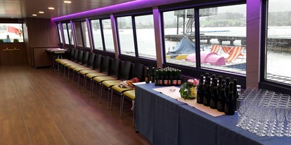 Hochzeit - externes Catering - Mühlbach (Attersee am Attersee) - Salon unter Deck als Tanzboden - Mondsee Schifffahrt Hemetsberger