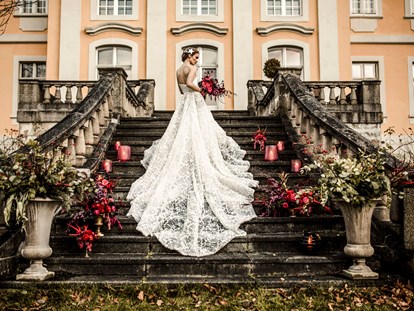 Hochzeit - Art der Location: Hotel - Schlosstreppe (aus Gartenansicht) - Schloss Stülpe