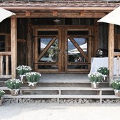 Hochzeitslocation - Der Schopf ist urchig und gemütlich und eignet sich vor allem für Winterhochzeiten. - Bächlihof - Jucker Farm AG