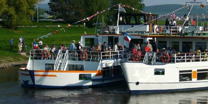 Wedding - Umgebung: am Fluss - Hameln - Fahrgastschiff Flotte Weser