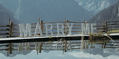 Hochzeit - Standesamt - Österreich - Die Grasbergalm bietet einen kleinen Bergsee für unvergessliche Hochzeiten. - Grasberg Alm