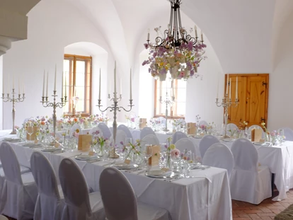 Hochzeit - Geeignet für: Firmenweihnachtsfeier - Krusdorf - In unserer Taverne finden bis zu 50 Personen Platz - Schloss Welsdorf