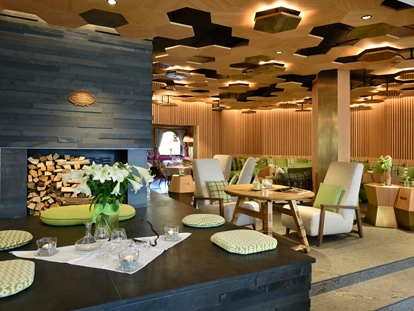 Bruiloft - Garten - St. Gallenkirch - Unsere Lounge mit offenem Kamin - Hotel Goldener Berg & Alter Goldener Berg