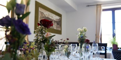 Hochzeit - Trauung im Freien - Alpenregion Nationalpark Gesäuse - Tischdekoration nach Ihren Geschmack und wünschen - Naturhotel Schloss Kassegg