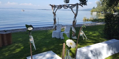 Hochzeit - Geeignet für: Hochzeit - Immenstaad am Bodensee - Trauung am Gnadensee in Baden-Württemberg. - Sekt am See