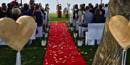 Wedding - Geeignet für: Hochzeit - Region Schwaben - Trauung am Gnadensee in Baden-Württemberg. - Sekt am See