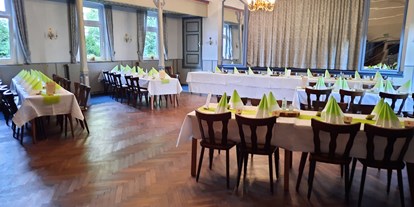 Hochzeit - Hochzeitsessen: 5-Gänge Hochzeitsmenü - Buchholz (Kreis Dithmarschen) - Saal mit Tafebestuhlung  - Dithmarscher Hof