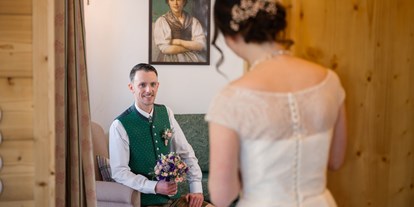 Hochzeit - Steiermark - Das Brautkleid - das Geheimnis ist gelüftet im romantischen Ferienhaus des Narzissendorf Zloam. - Narzissendorf Zloam