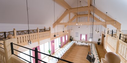 Hochzeit - Umgebung: in den Bergen - PLZ 8971 (Österreich) - Der Kölblsaal in der Klangwerkstatt im Narzissendorf Zloam für Feste bis zu 140 Personen. - Narzissendorf Zloam