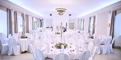 Hochzeit - St. Pölten - Hochzeitstafel im Kaisersaal. Mit Platz bis zu 160 Personen der perfekte Rahmen für Ihre Hochzeit! - Schloss Luberegg