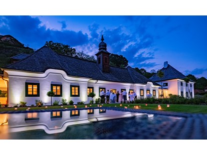 Hochzeit - Umgebung: am Land - Wunderschöne Abendstimmung auf Schloss Luberegg - Schloss Luberegg