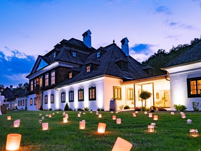 Hochzeit - Art der Location: Hotel - Lichtermeer - mehr Romantik geht nicht! - Schloss Luberegg