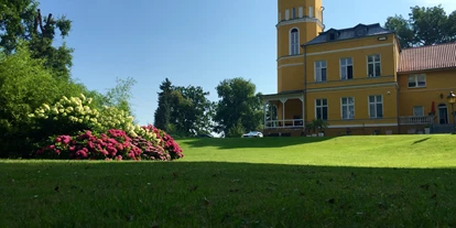 Nozze - Umgebung: am Land - Brandenburg Süd - Blick vom See - Schloss Glowe