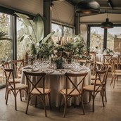 Hochzeit: Der Festsaal des Elliots Cafe's Gartenhaus in Baden-Württemberg bietet Platz für bis zu 100 Hochzeitsgäste. - Elliots Cafe's Gartenhaus 