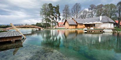 Hochzeit - Umgebung: im Park - Murtal - Teichhaus mit Naturbadeteich - Hotel G'Schlössl Murtal