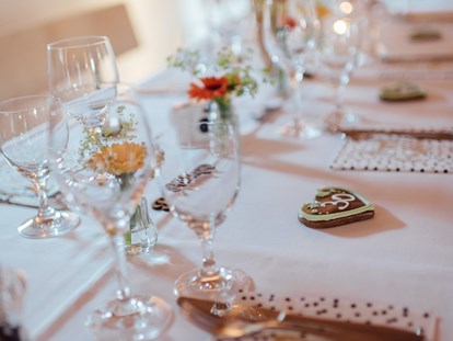 Hochzeit - Geeignet für: Firmenweihnachtsfeier - Sicking - Geburtstagsfeier - Hütthalers Musterhof