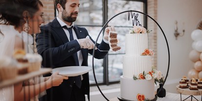 Hochzeit - Geeignet für: Firmenweihnachtsfeier - Großarl - Der Tortenanschnitt bei der Trauung im Sendlhofer's  - Sendlhofer's