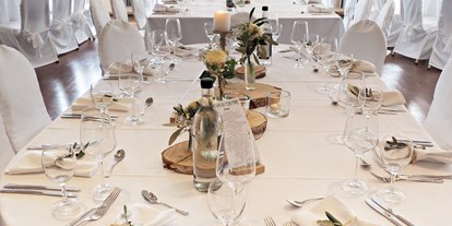 Hochzeit - Hochzeits-Stil: Fine-Art - Münsterland - Ob mit Hochzeitstafeln oder runden Tischen - das Thies 42 in NRW richtet sich ganz nach euren Vorstellungen. - THIES42