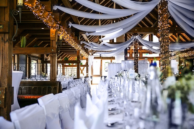 Lieu du mariage - Festlich gedeckte Hochzeitstafel im Hofgut Übersberg
 - Hofgut Übersberg
