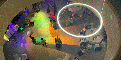 Hochzeit - Hochzeits-Stil: Urban Chic - Klingenmünster - Tanzfläche im Atrium - erlebt Forum Landau