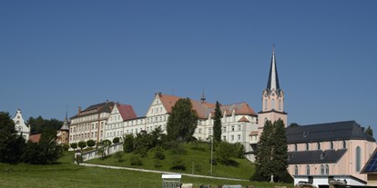 Hochzeit - Art der Location: Hotel - Allgäu / Bayerisch Schwaben - Tagungszentrum Kloster Bonlanden
mit neugotischer Klosterkirche St. Michael - Kloster Bonlanden