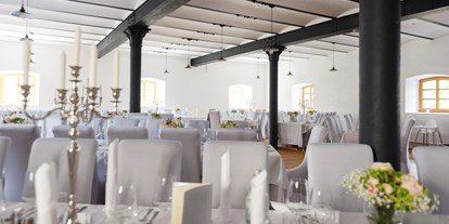 Hochzeit - Kapelle - Höhe Wände und die Industrial Optik machen den Festsaal vom Stanglbräu zu etwas ganz Besonderem. - Stanglbräu