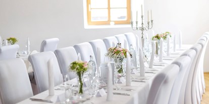 Hochzeit - Hochzeits-Stil: Rustic - Ostbayern - Der Festsaal vom Stanglbräu bei Regensburg bietet Platz für bis zu 120 Hochzeitsgäste. - Stanglbräu