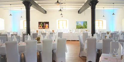 Hochzeit - Art der Location: Hotel - Der Festsaal vom Stanglbräu bei Regensburg bietet Platz für bis zu 120 Hochzeitsgäste. - Stanglbräu
