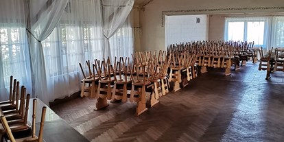 Hochzeit - Umgebung: in einer Stadt - Wölfershausen - GrosseSaal fur 90 Person ,900 Euro 
Mit Bar Saal und Nebenraum. 
Kaution 500 Euro  - Grünen Baum 