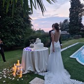 Hochzeitslocation - Kuchenschneiden am Pool - Villa Sofia Italy