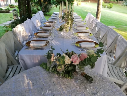 Hochzeit - kaiserlicher Tisch unter einer Glyzinienpergola - Villa Sofia Italy