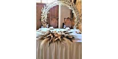 Wedding - Hochzeitsessen: 5-Gänge Hochzeitsmenü - Niederthai - Milser Stadl, kleine Hochzeitstafel (Sweetheart-Table) - Alpenrast Tyrol