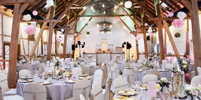 Hochzeit - Hochzeits-Stil: Modern - Schwäbisch Hall - Unsere Tenne bietet Platz für bis zu 170 Personen. - Landgut Halsberg 