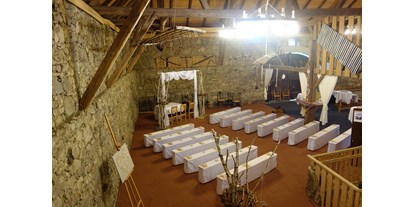 Hochzeit - Art der Location: Bauernhof/Landhaus - PLZ 4073 (Österreich) - Zeremonie im Stadl - Abbrandtnergut auf dem Balkon von Linz