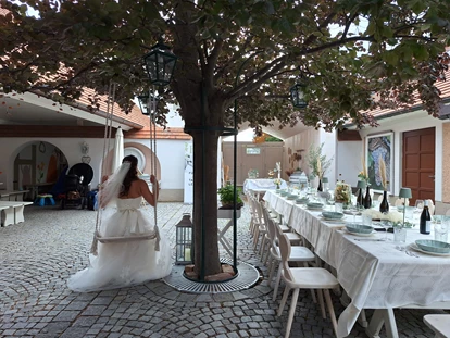 Wedding - Art der Location: Restaurant - Wien-Stadt Ottakring - Tafel im Garten. - Heuriger Habacht