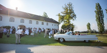 Hochzeit - Parkplatz: kostenlos - Kremsmünster - Heiraten auf dem Hof Groß Höllnberg in Oberösterreich. - Hof Groß Höllnberg