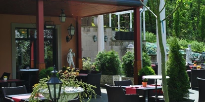 Mariage - Umgebung: im Park - Rheinbach - Terrasse Restaurant - Waldhotel Rheinbach
